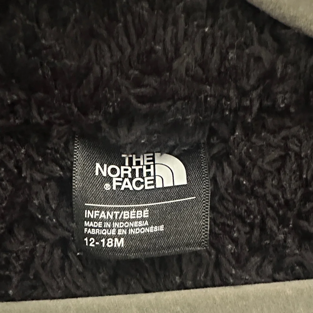 The North Face Royal Blue and Black Kids Hooded Puffer Jacket
